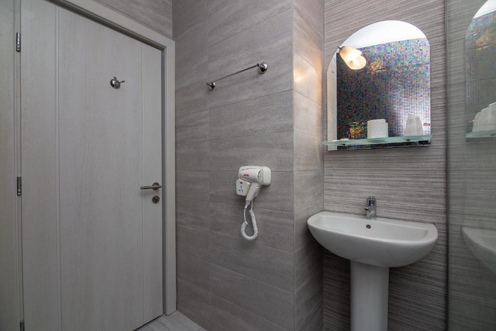 Quadruple Room with Sea View at Hotel H pe plaja Belona, photo 5