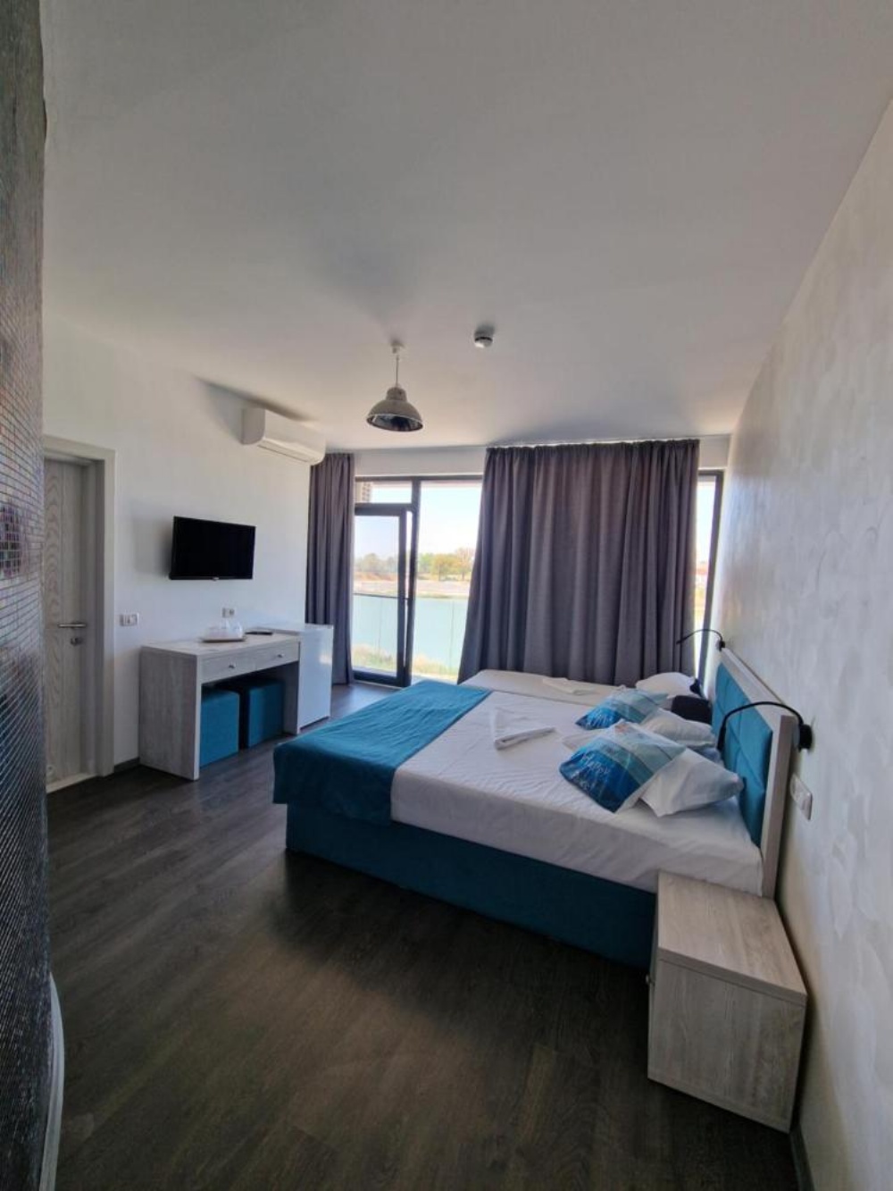 Deluxe Double Room with Extra Bed at Hotel H pe plaja Belona, photo 2